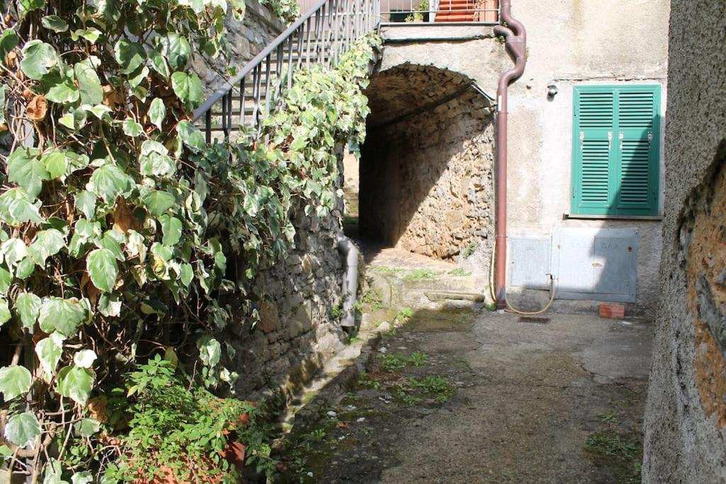 Casa Nel Borgo Antico Villa Quaratica Exteriör bild