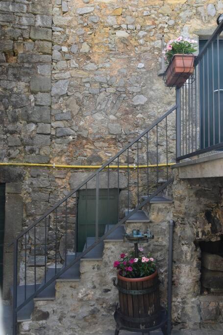 Casa Nel Borgo Antico Villa Quaratica Exteriör bild