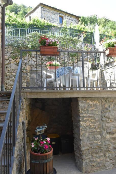 Casa Nel Borgo Antico Villa Quaratica Exteriör bild