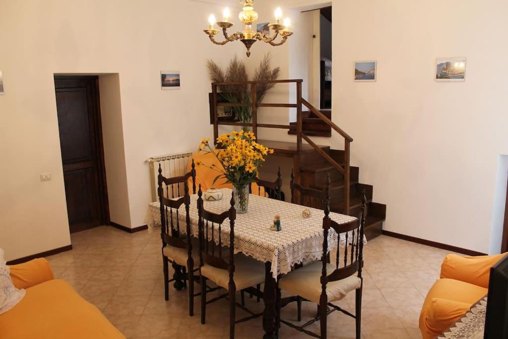 Casa Nel Borgo Antico Villa Quaratica Exteriör bild